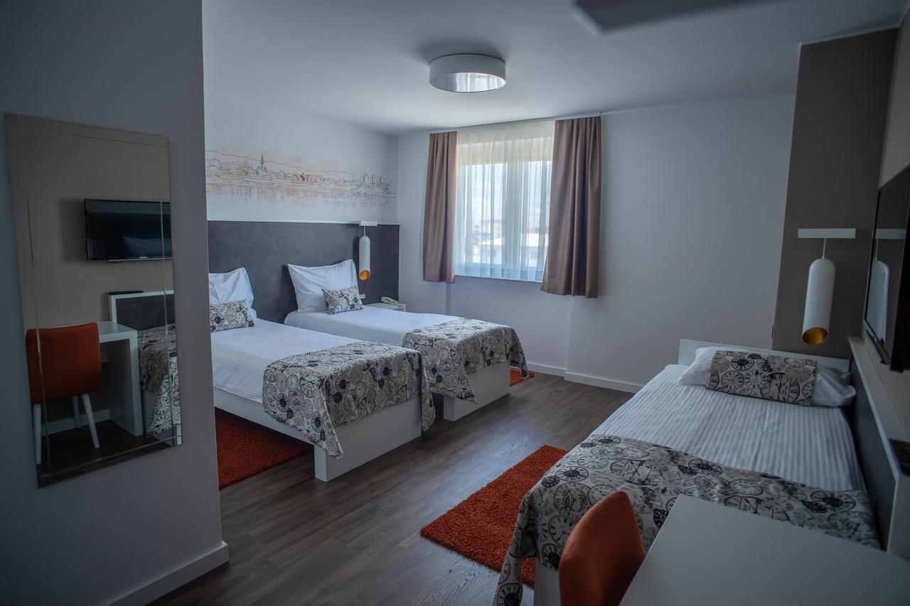 Hotel Time Velika Gorica Extérieur photo